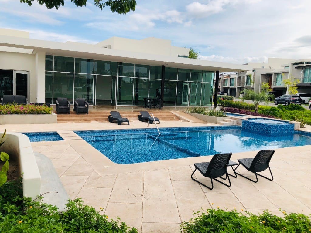 Lake El Salto o Elota Mexico Lakes